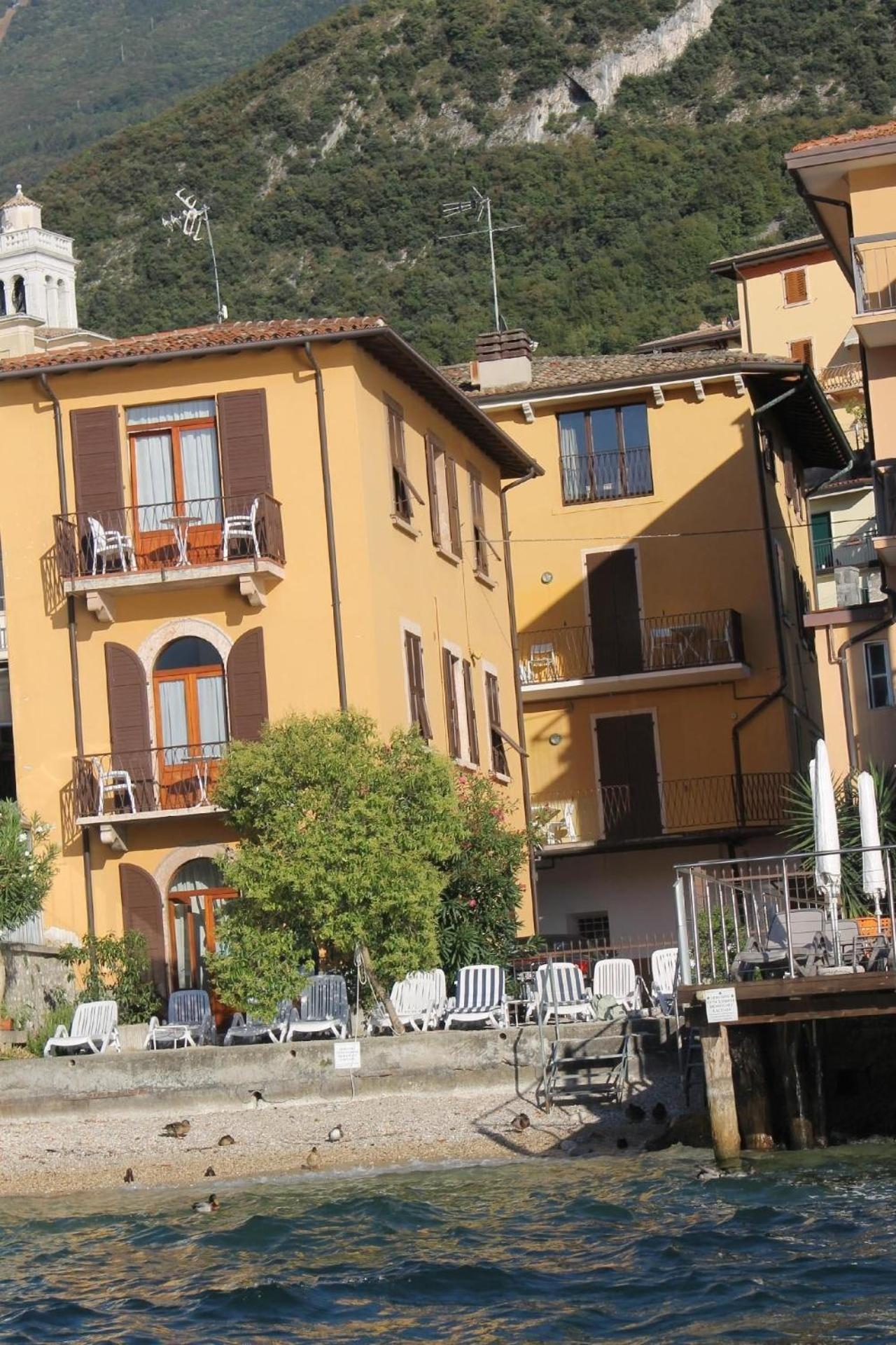 Wohnung In Malcesine Mit Privatstrand Exteriör bild